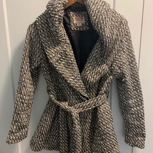 Mossimo nice winter jacket. Size small.